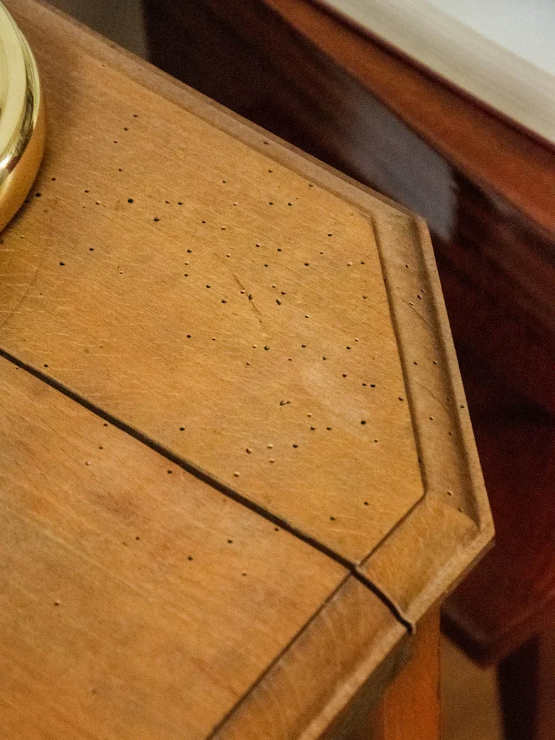 Francine, la table d'appoint en bois N°545