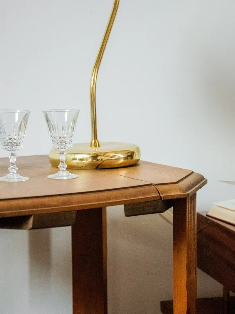 Francine, la table d'appoint en bois N°545