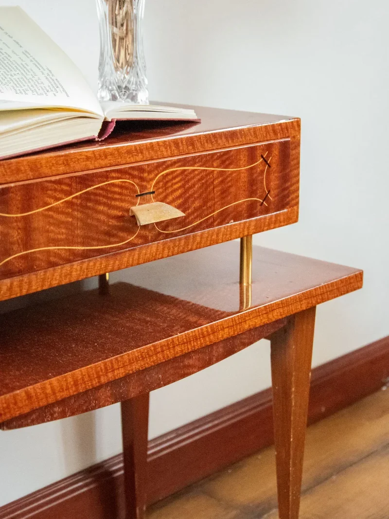 Odile, la table de chevet en bois N°643