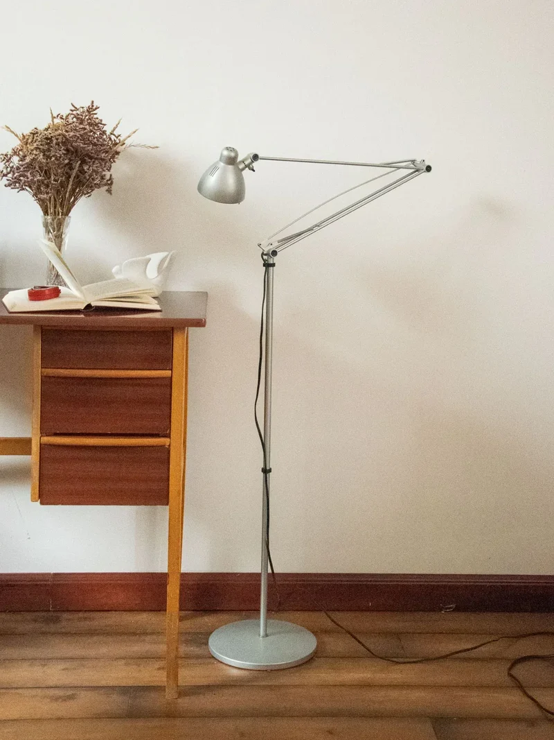 Julien, le lampadaire en métal N°239