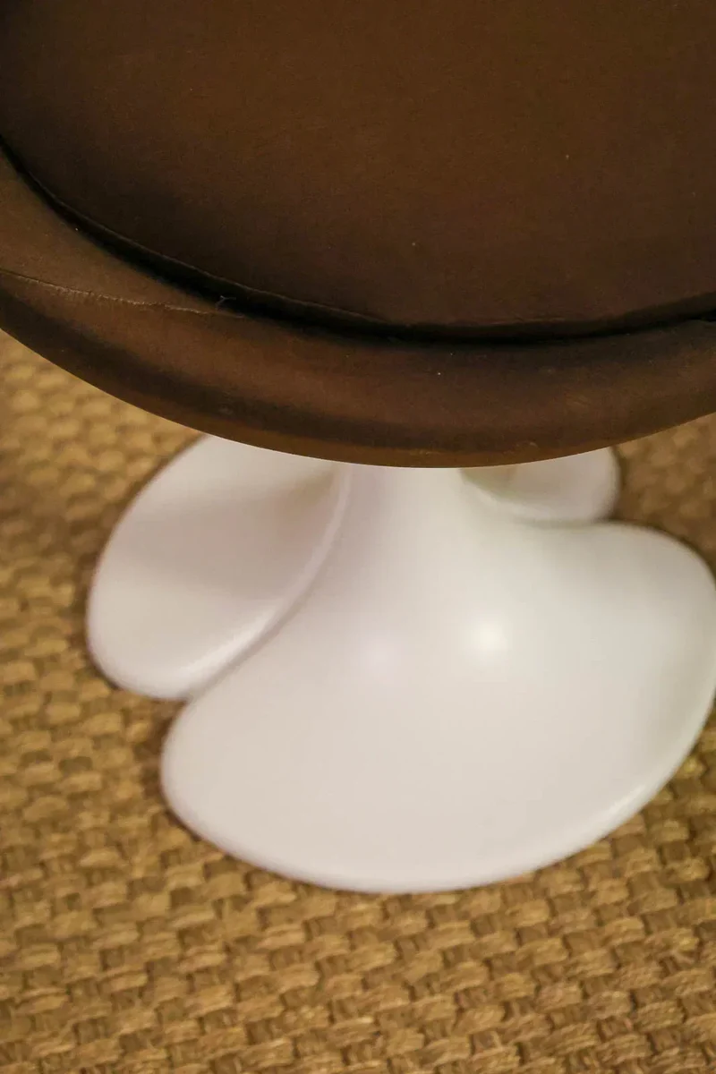 Alma, la chaise pivotante modèle "Trèfle" N°1122