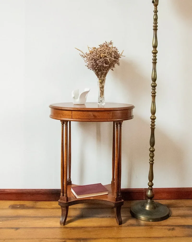 Francine, la table d'appoint en bois N°548