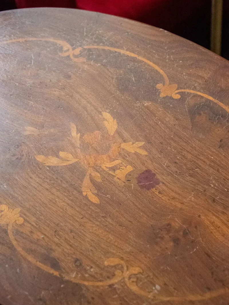 Francine, la table d'appoint en bois N°548