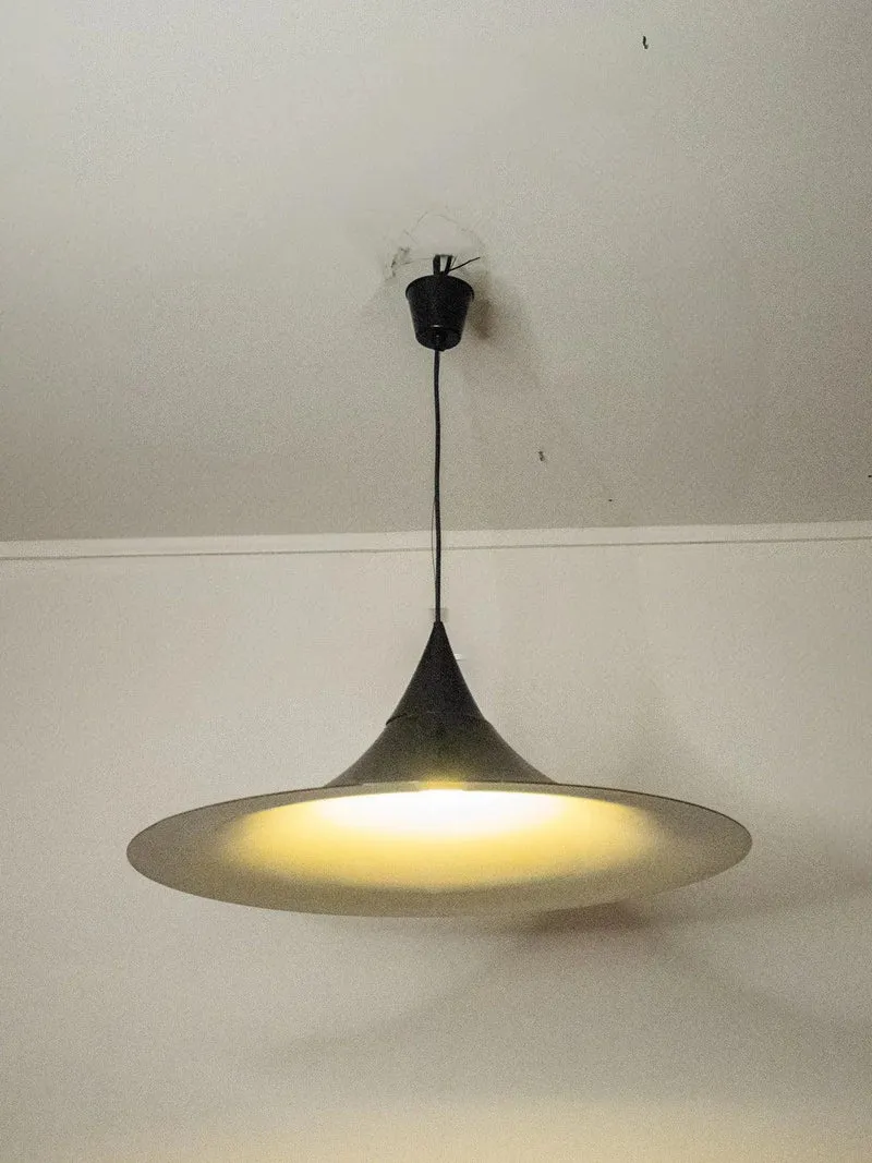 Sonia, la suspension noire en aluminium N°148