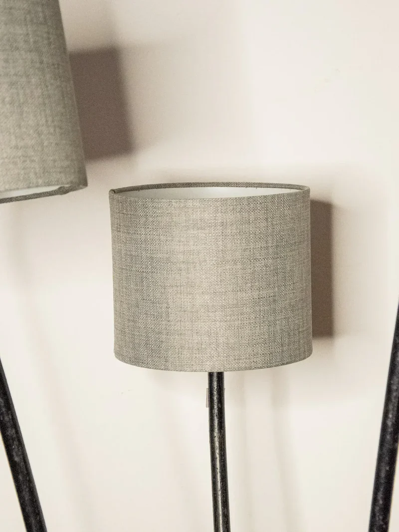 Julien, le lampadaire tripode en métal N°228