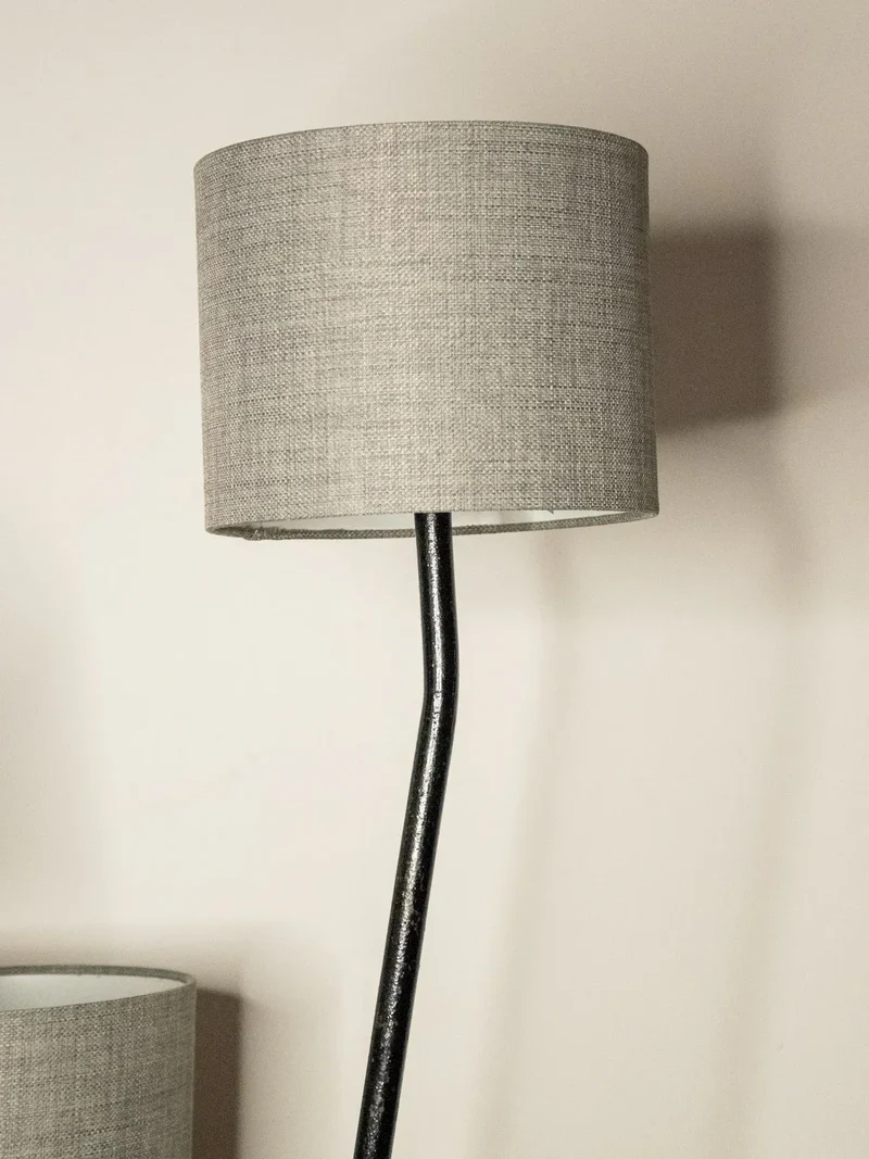 Julien, le lampadaire tripode en métal N°228