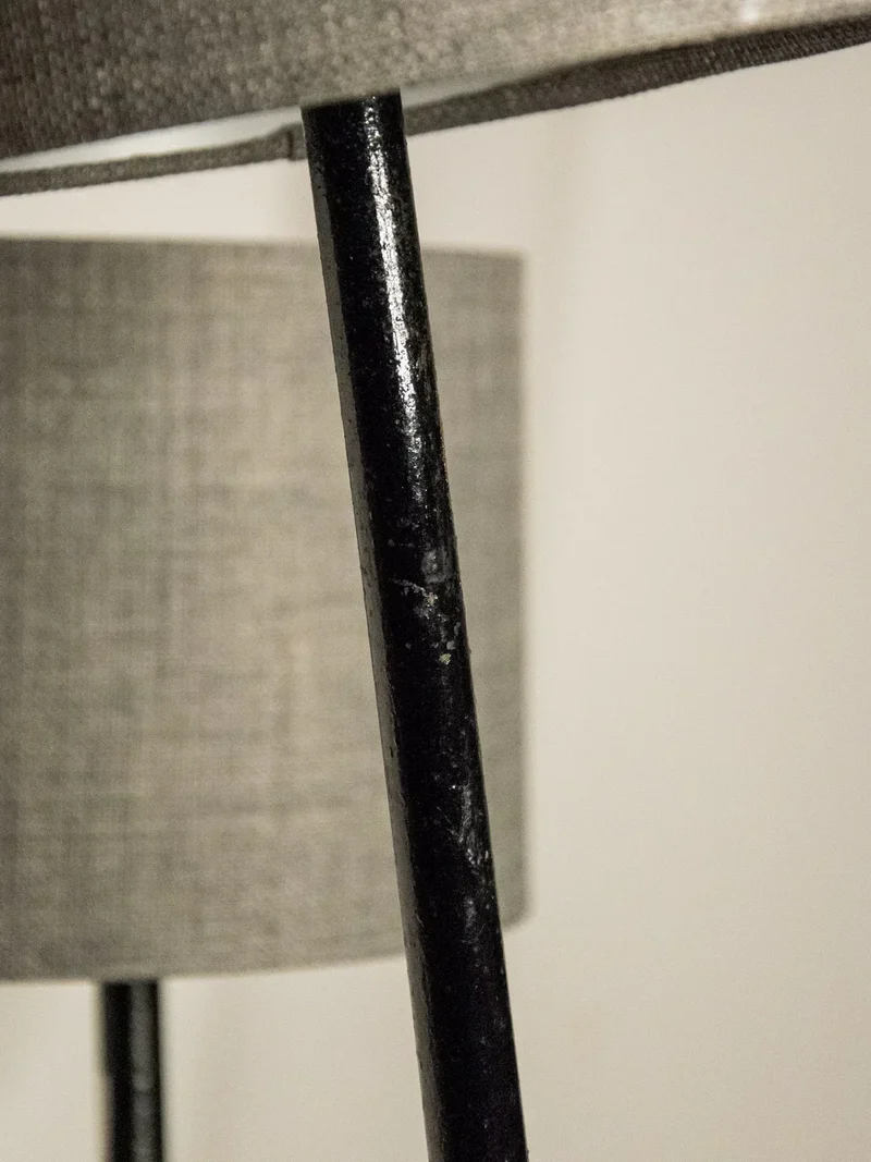 Julien, le lampadaire tripode en métal N°228