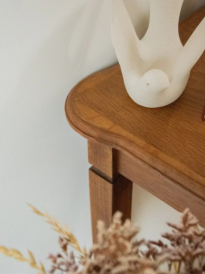 Francine, la table d'appoint en bois N°547