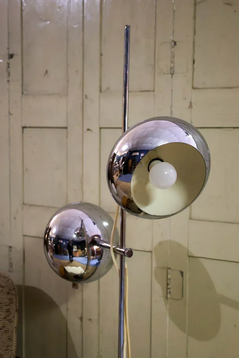 Julien, le grand lampadaire en chrome N°257