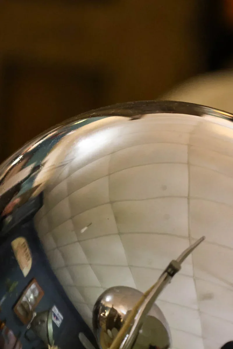 Julien, le grand lampadaire en chrome N°257
