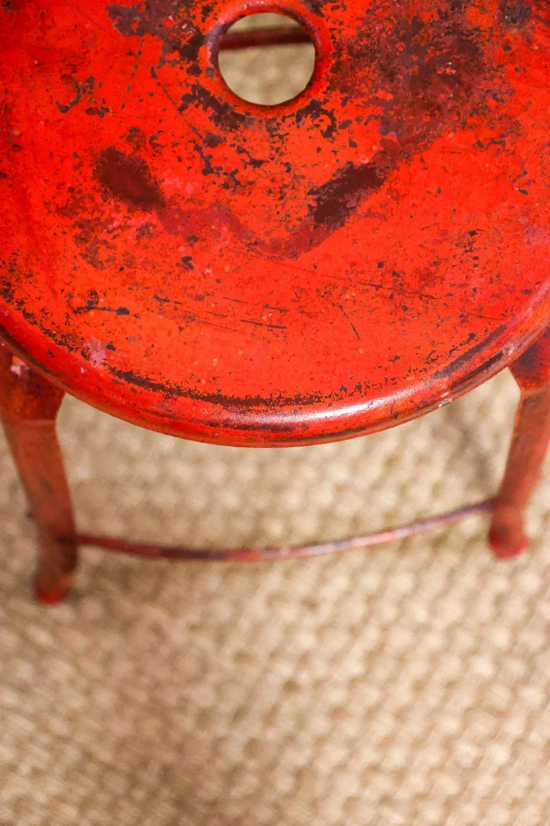 Gaston, le tabouret d'atelier rouge N°121
