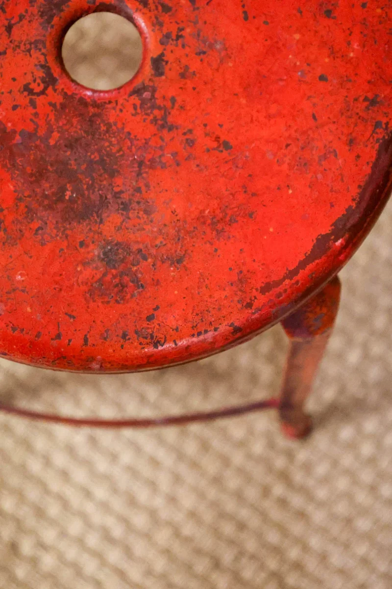 Gaston, le tabouret d'atelier rouge N°121
