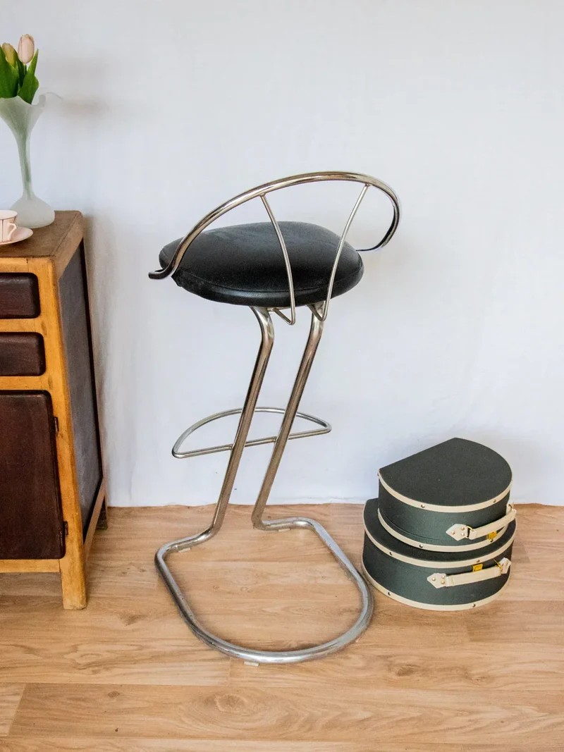 Pierre, la paire de tabourets de bar chromés N°33