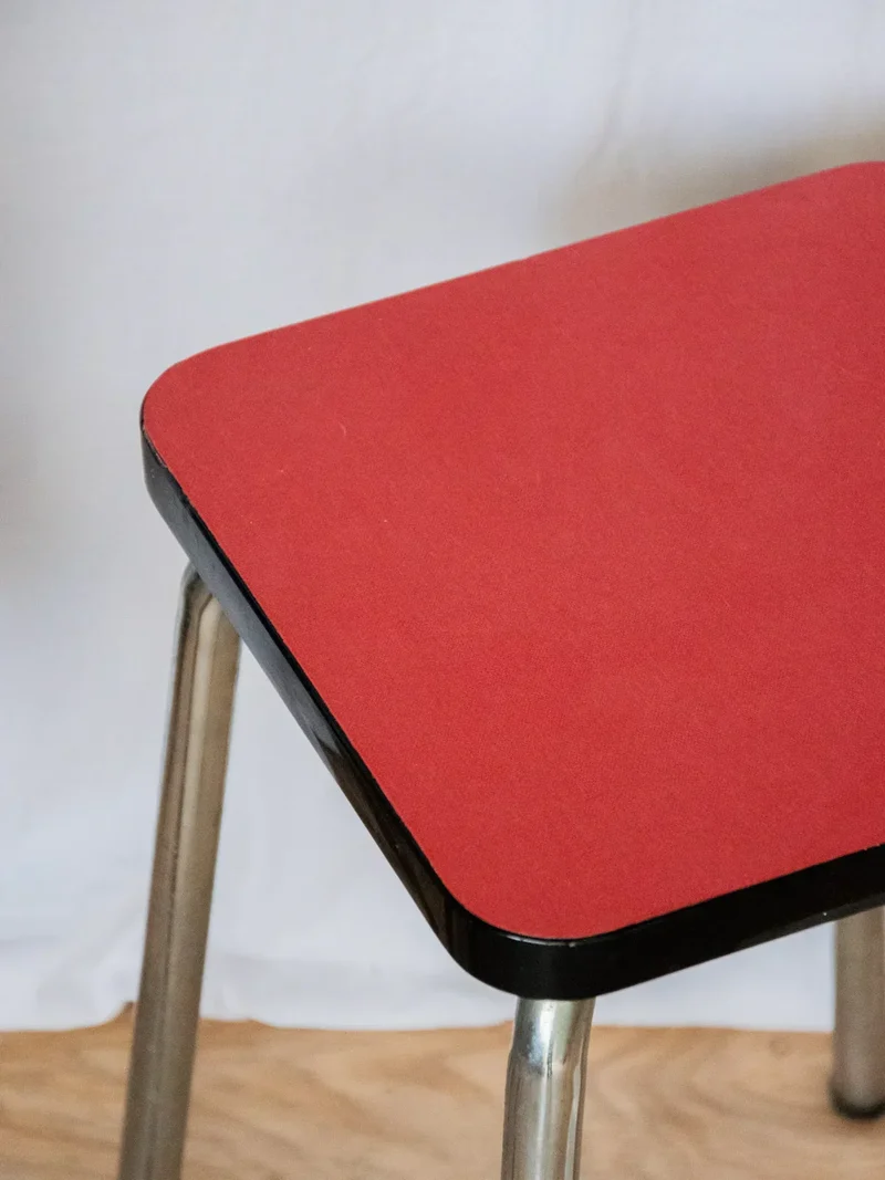 Axel, le tabouret en formica N°567