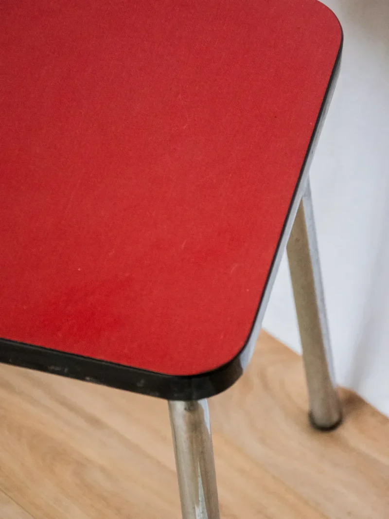Axel, le tabouret en formica N°567
