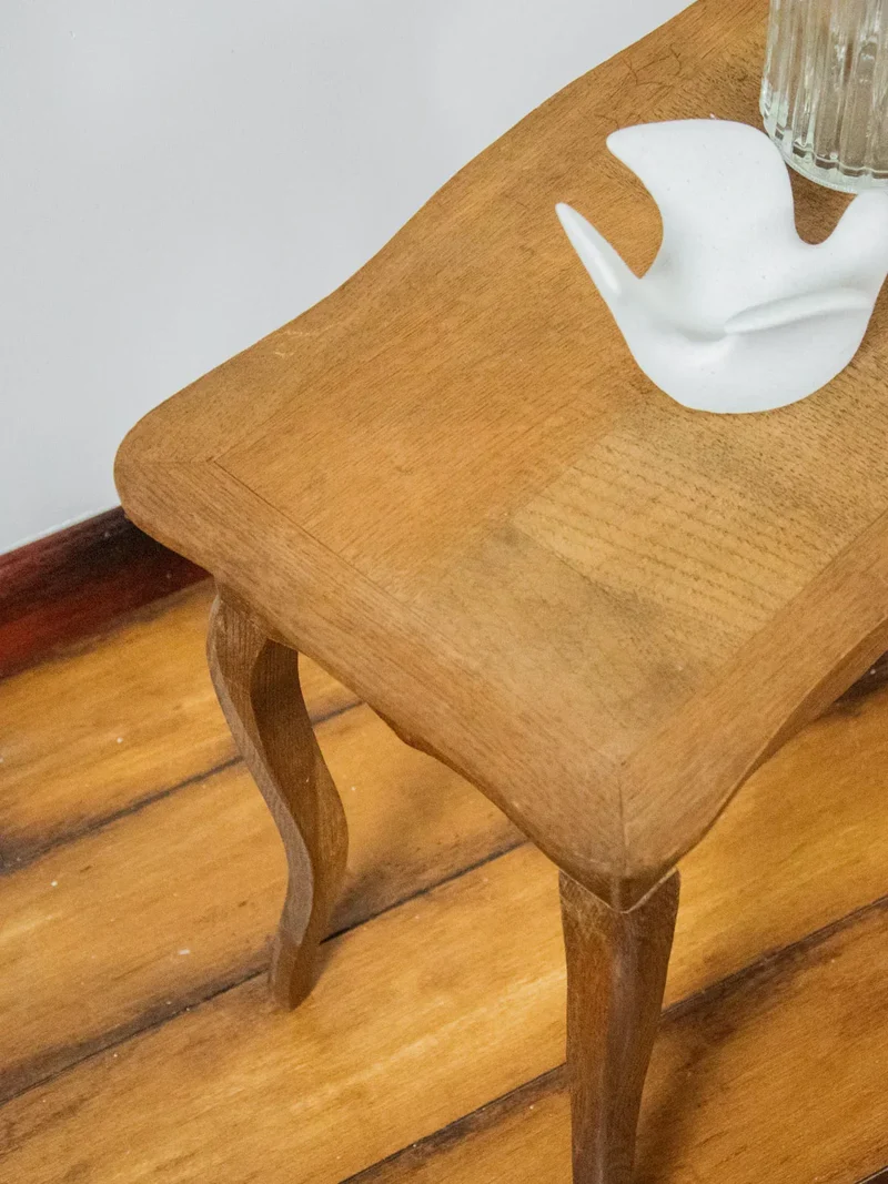 Francine, la table d'appoint en bois N°546
