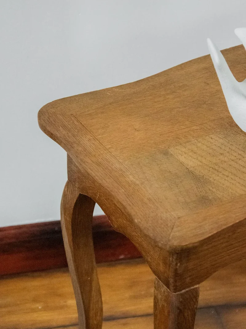 Francine, la table d'appoint en bois N°546