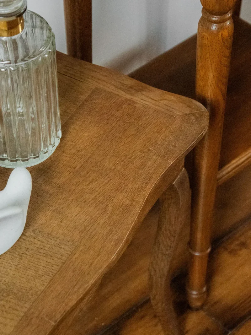 Francine, la table d'appoint en bois N°546