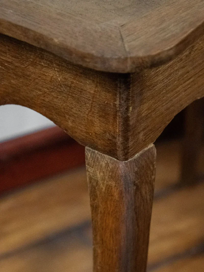 Francine, la table d'appoint en bois N°546