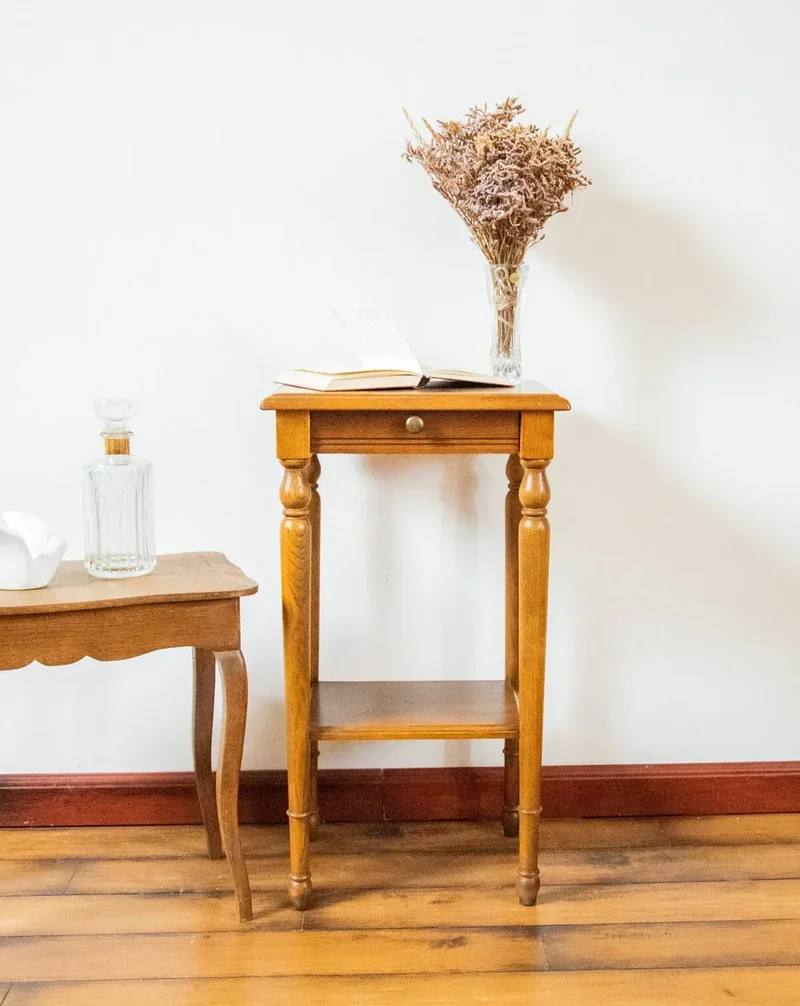 Odile, la table de chevet en bois N°605