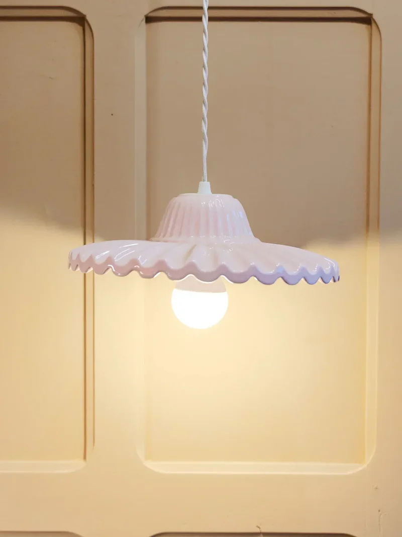 Paulette, la lampe baladeuse en céramique rose N°101