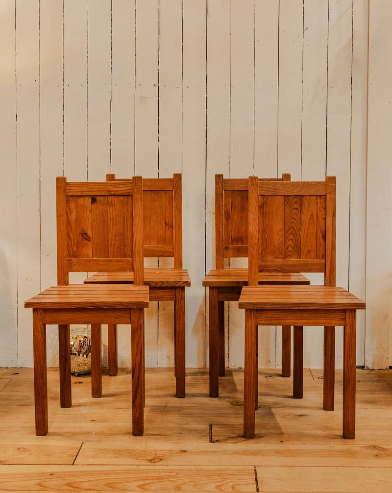 Claude, le lot de 4 chaises en bois N°800