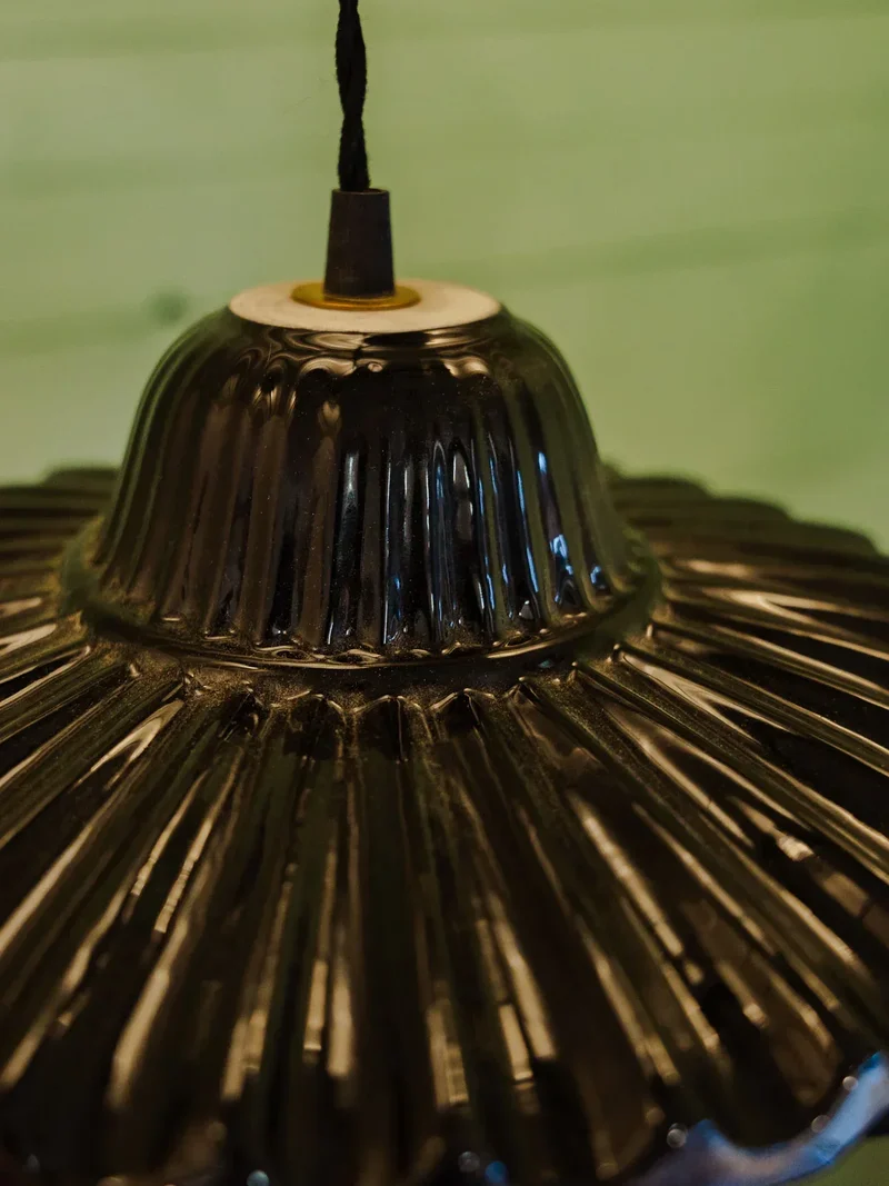 Paulette, la lampe baladeuse en céramique noir N°98