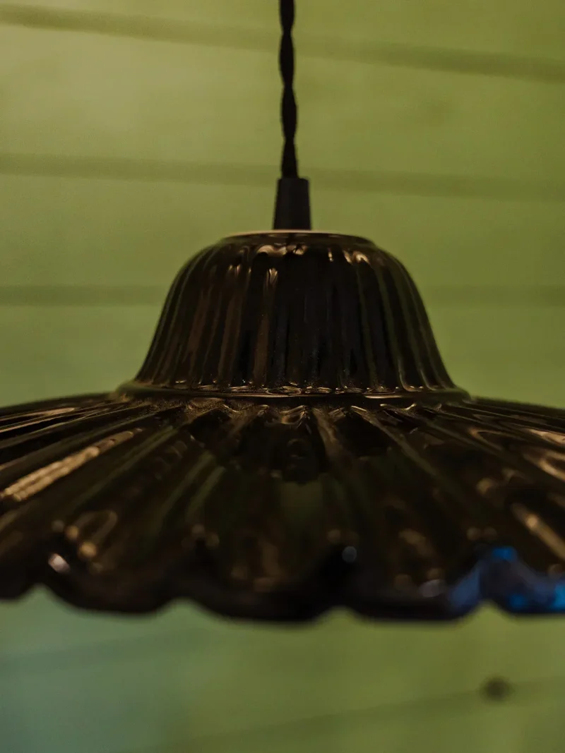 Paulette, la lampe baladeuse en céramique noir N°98
