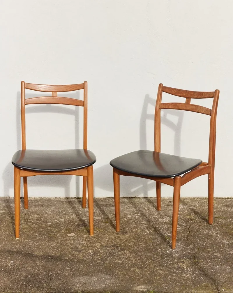 Alma, la paire de chaises en simili cuir N°1045
