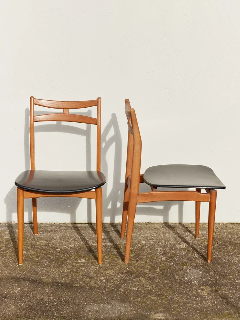 Alma, la paire de chaises en simili cuir N°1045