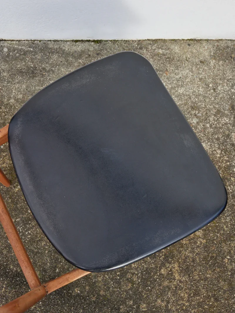 Alma, la paire de chaises en simili cuir N°1045