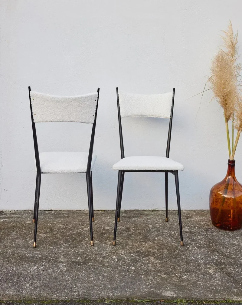 Alma, la paire de chaises en métal N°1048