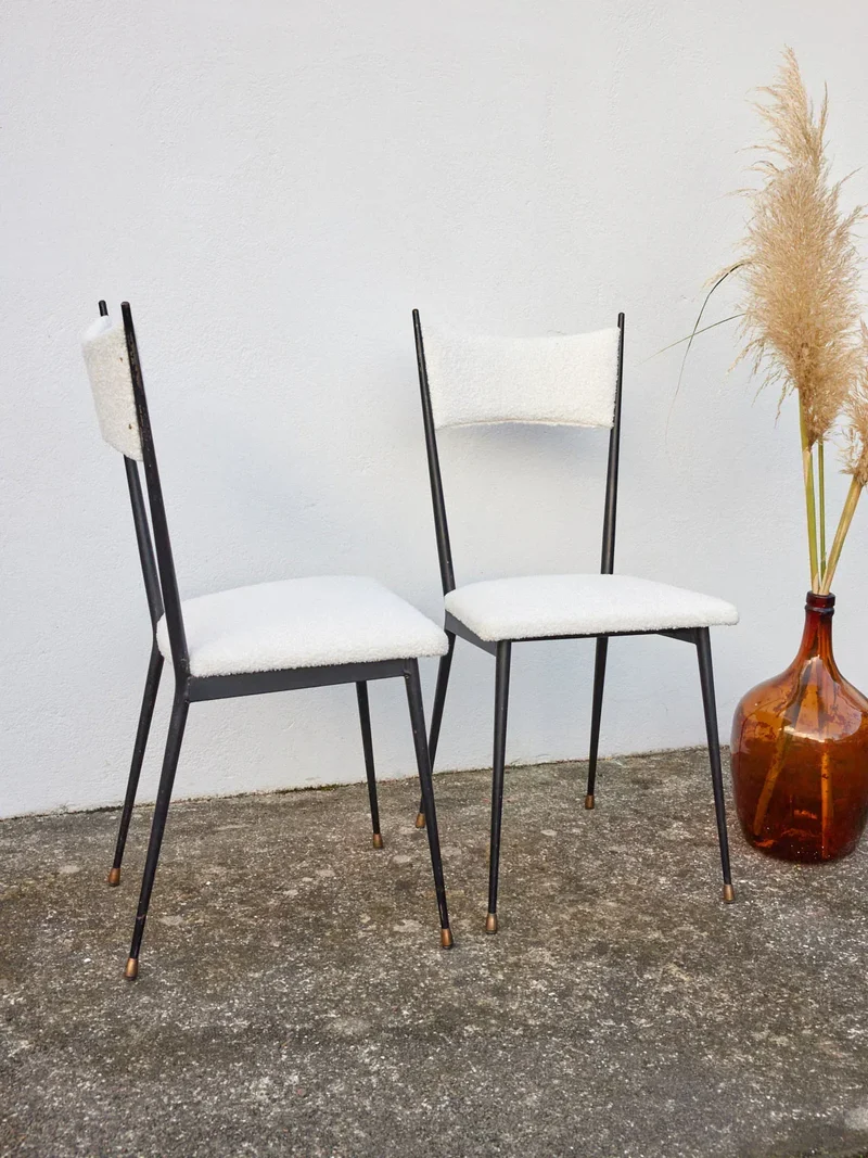 Alma, la paire de chaises en métal N°1048