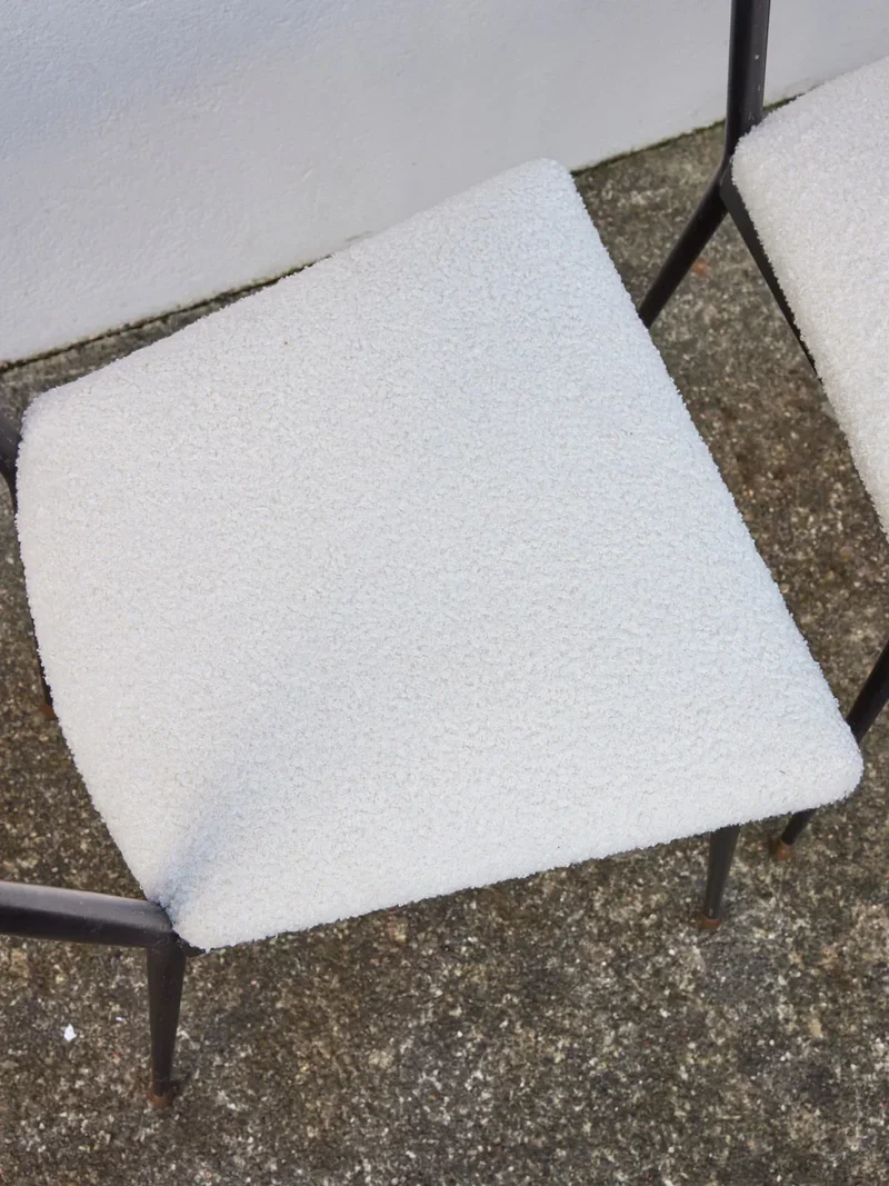 Alma, la paire de chaises en métal N°1048