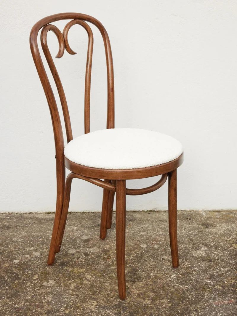 Claude, le lot de 6 chaises en bois N°784