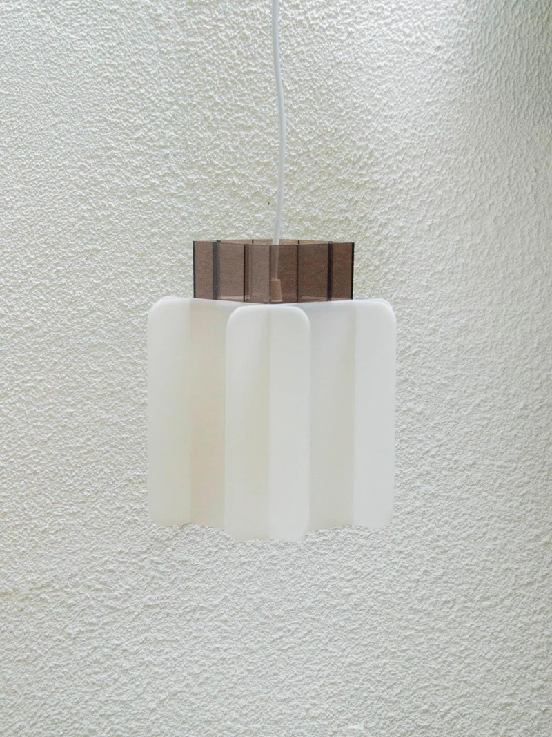 Sonia, la suspension en plexi 80's N°155