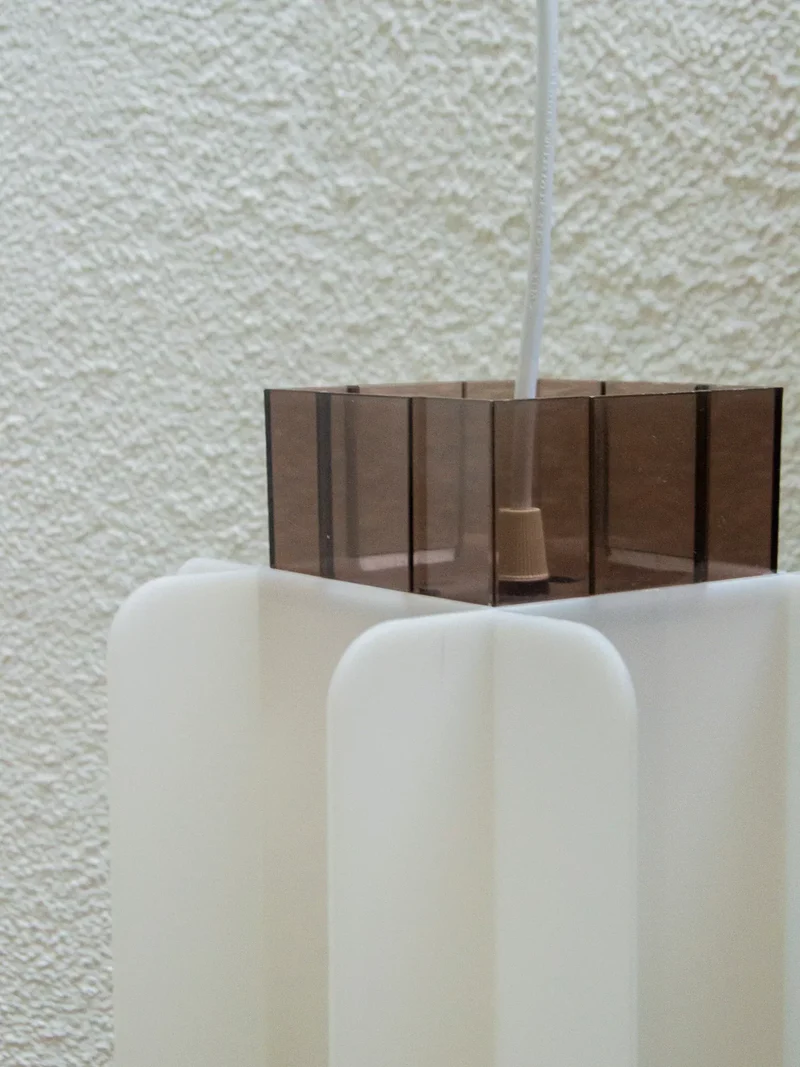 Sonia, la suspension en plexi 80's N°155
