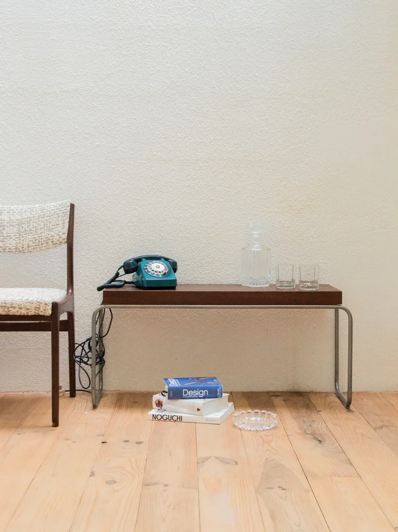 Hanna, la table d'appoint en bois et métal N°699