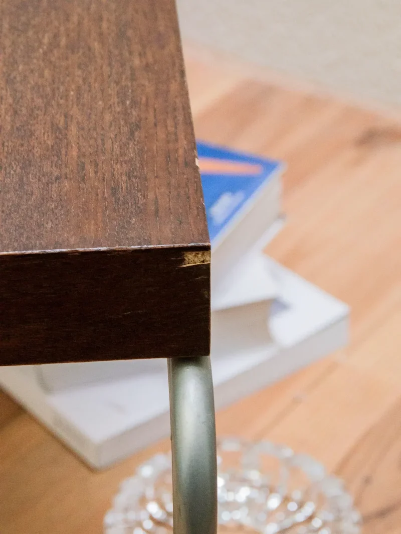 Hanna, la table d'appoint en bois et métal N°699