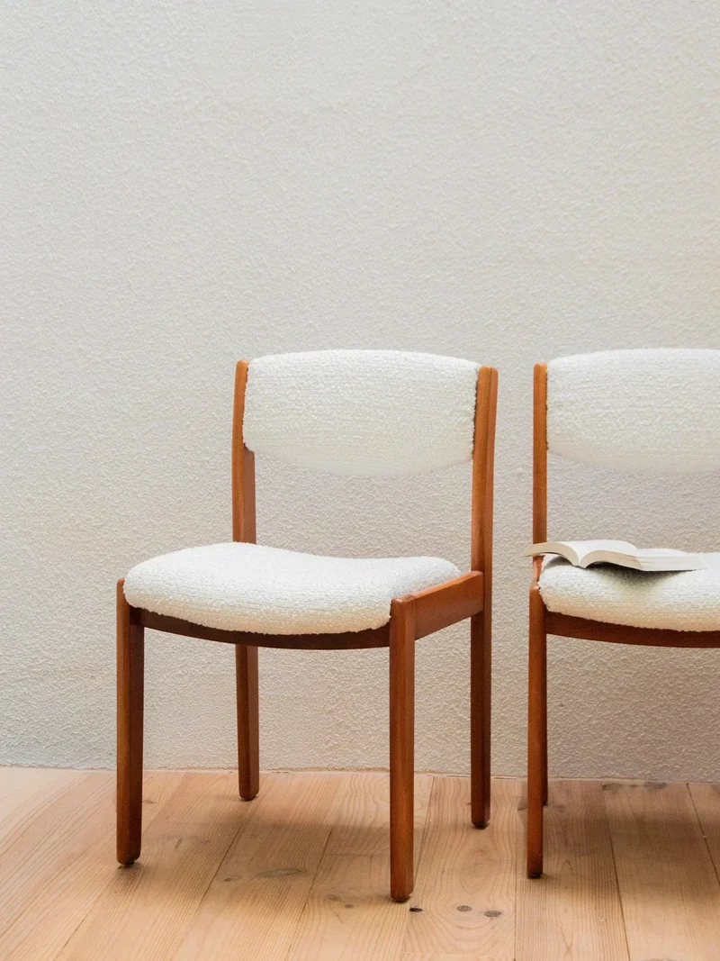 Alma, la paire de chaises en bois et tissu N°1071