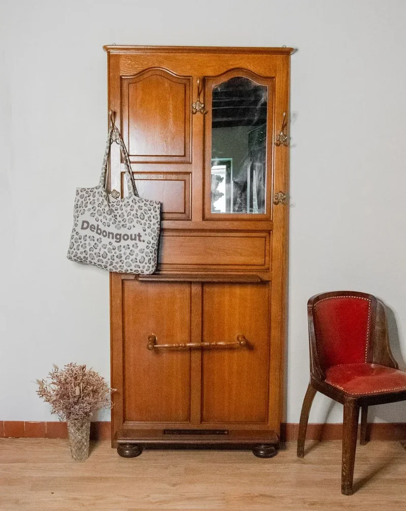 Max, le porte-manteau en bois N°203