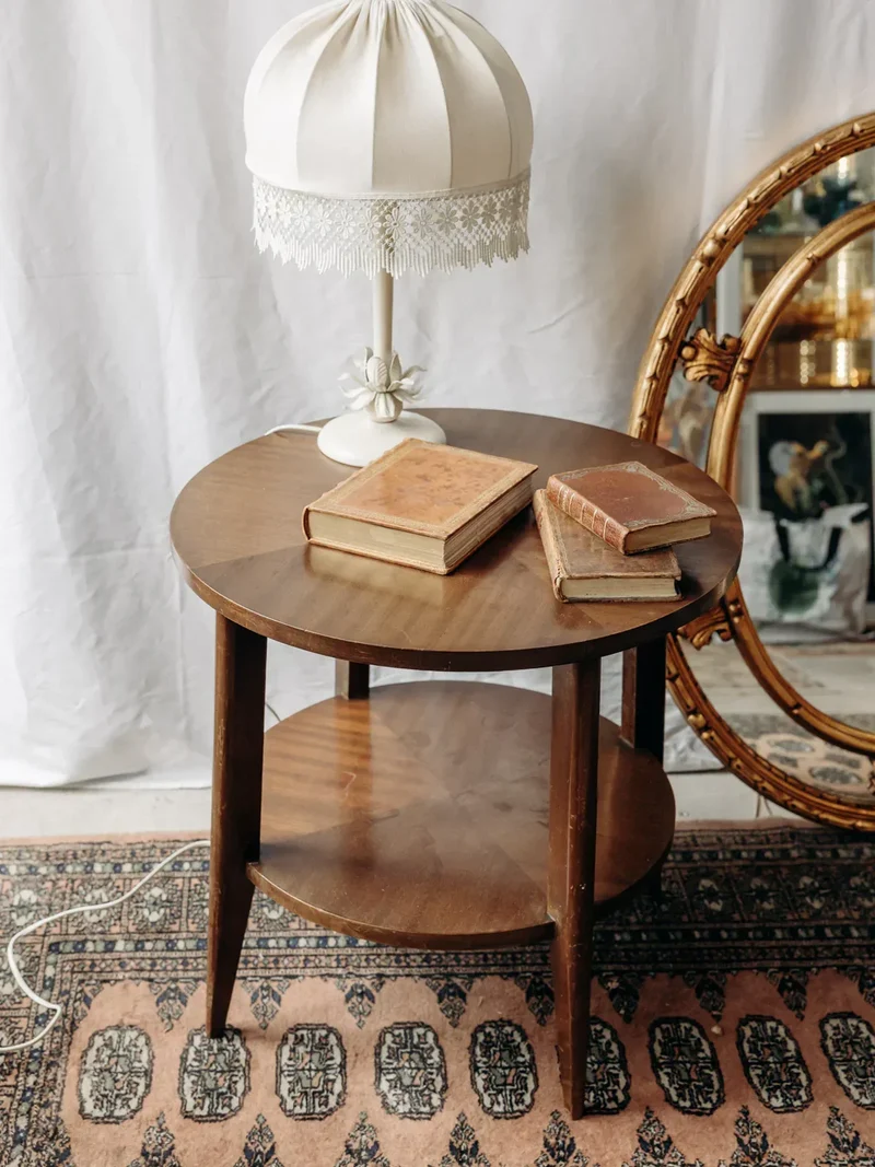 Francine, la table d'appoint ronde en bois N°531