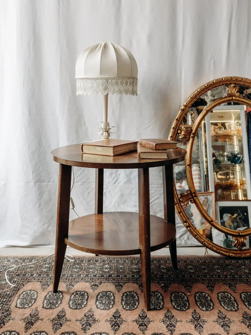Francine, la table d'appoint ronde en bois N°531