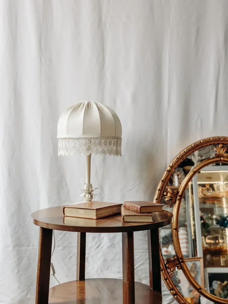 Francine, la table d'appoint ronde en bois N°531