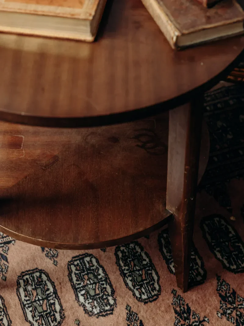 Francine, la table d'appoint ronde en bois N°531