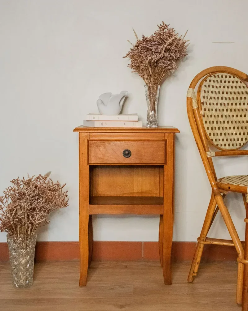 Odile, la table de chevet en bois N°579