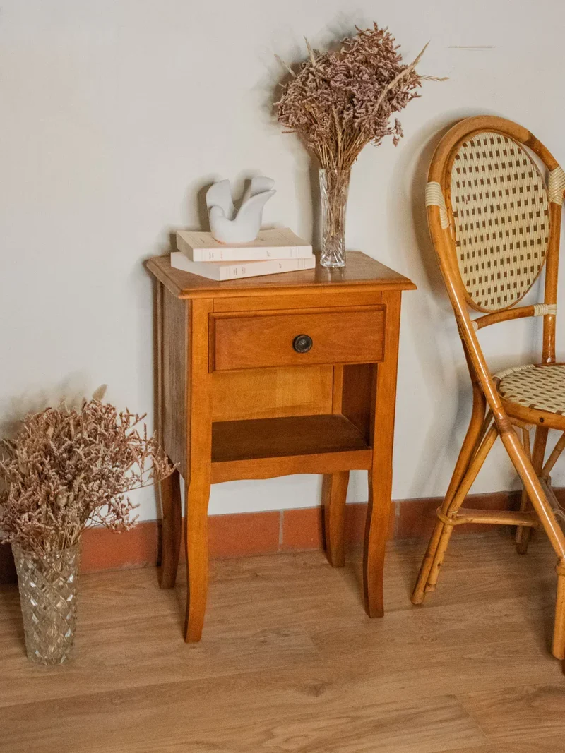 Odile, la table de chevet en bois N°579
