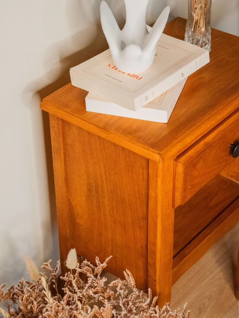 Odile, la table de chevet en bois N°579
