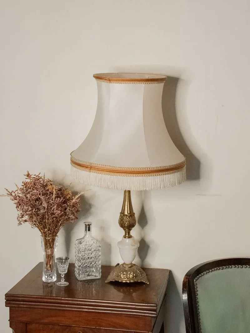 Suzanne, la lampe à poser en pierre N°425