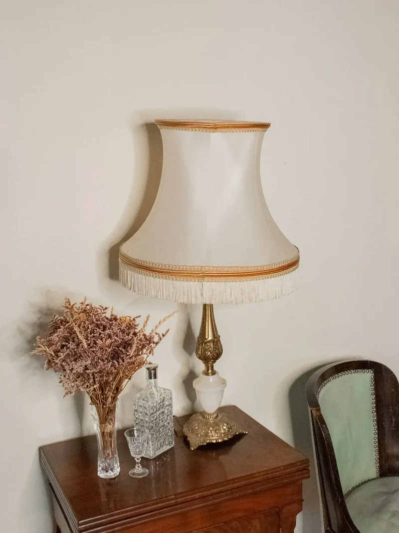 Suzanne, la lampe à poser en pierre N°425